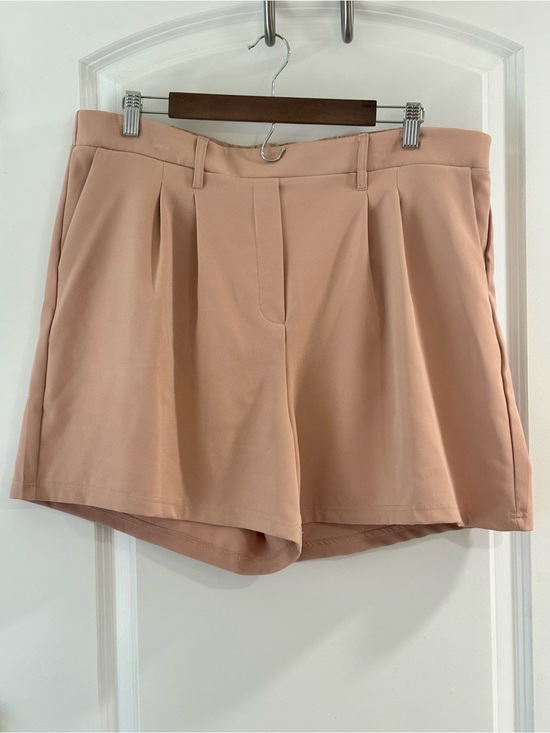 32 Degrees Pants - 32 Degrees High-Waist Pleated Shorts in Blush Pink